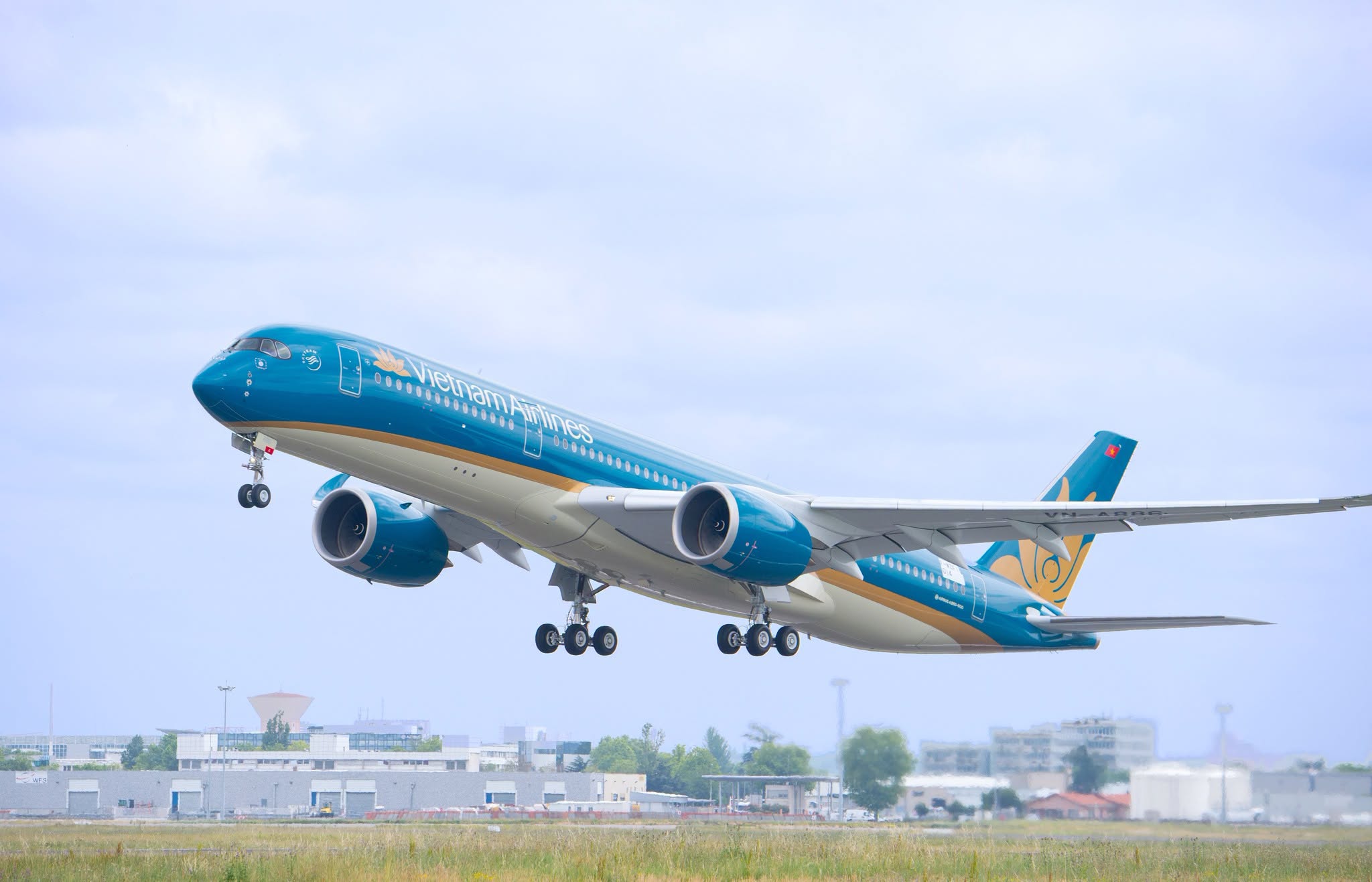 Vietnam Airlines tăng chuyến Hà Nội, TP.HCM đi Jakarta sau sự cố tro bụi núi lửa