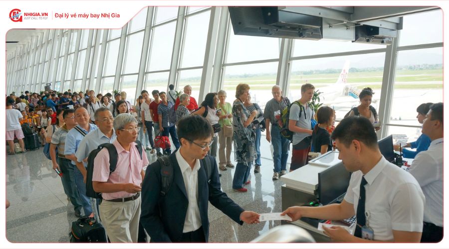 Giá vé máy bay đi Hà Nội bao nhiêu?