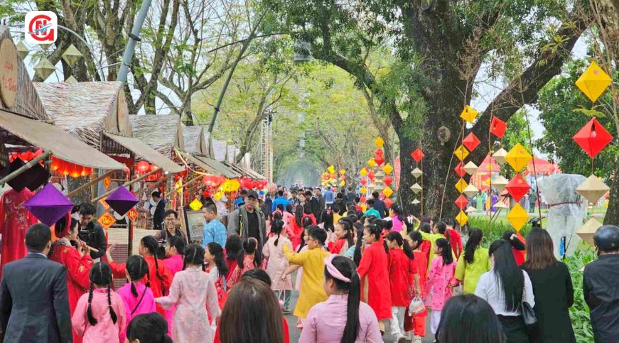Cách mua vé máy bay Tết TPHCM đi Huế giá rẻ