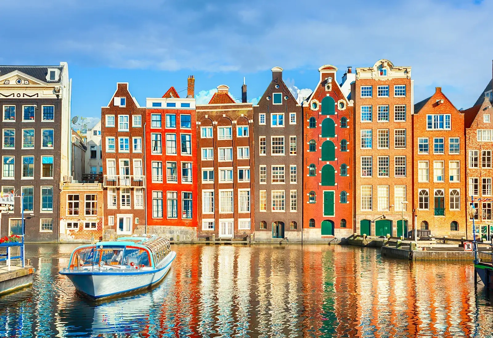 BAY THẲNG AMSTERDAM CHỈ TỪ 26.066.000 VND