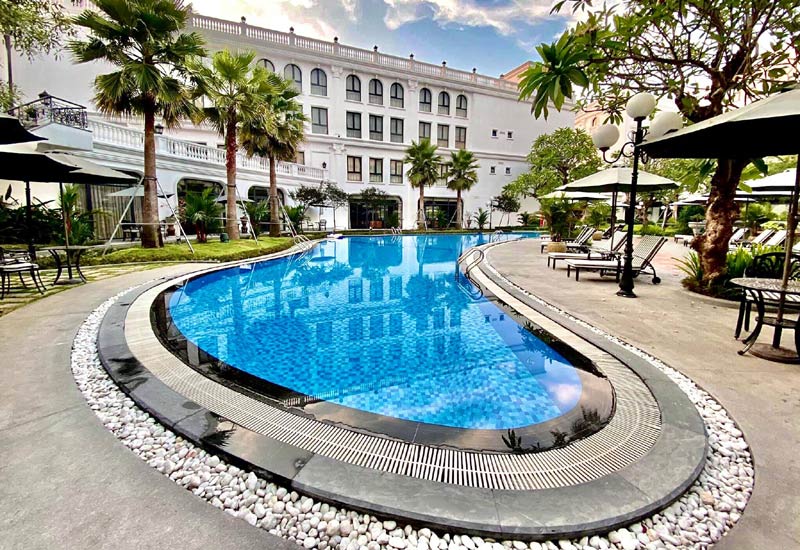 Combo 4N3D bao gồm 03 đêm Khách sạn Silk Path Grand Huế  hạng phòng Deluxe bao gồm ăn sáng và các tiện ích tại Resort+ Vé máy bay Vietjet ( T10,11,12/2025 trừ lễ tết và cuối tuần)