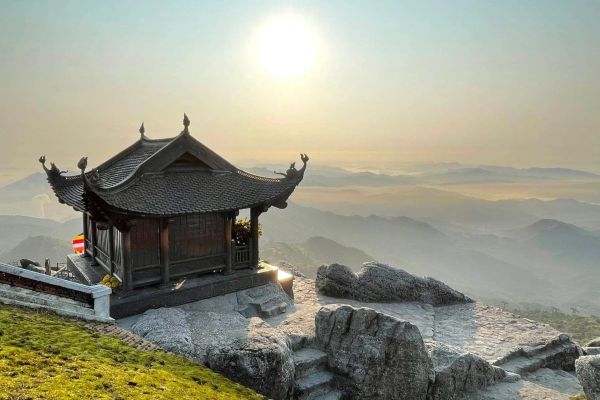 Tour hành hương Yên Tử – Chùa Đồng: Hành trình cầu may đầu năm