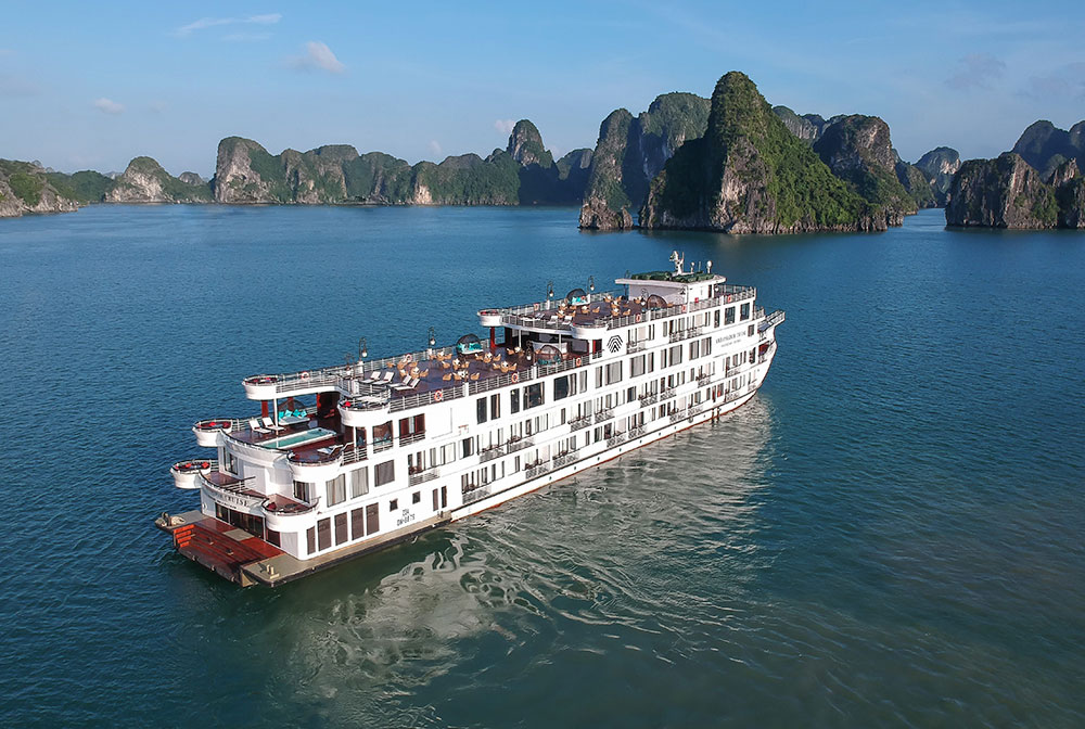 Vịnh Hạ Long - Du thuyền Ambassador 5*